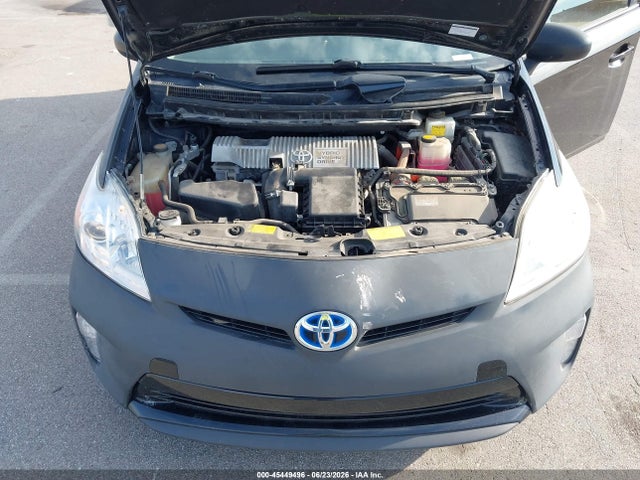 2013 Toyota PRIUS THREE photo 10