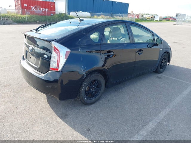 2013 Toyota PRIUS THREE photo 4