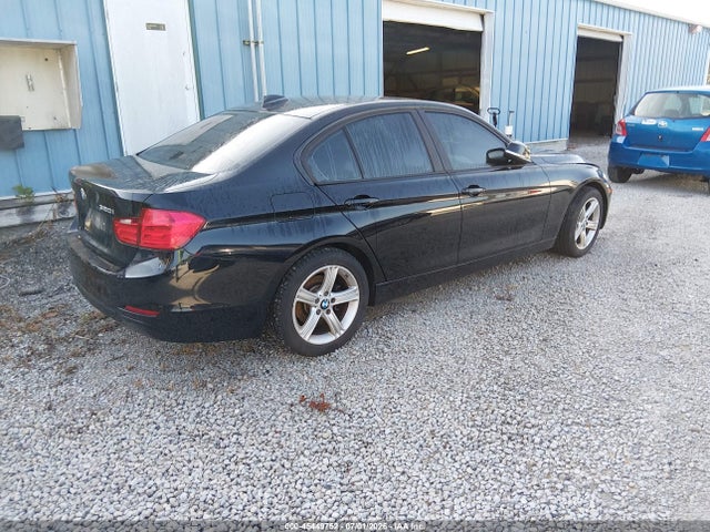 صورة 4 لـ 2015 BMW 320I XDRIVE