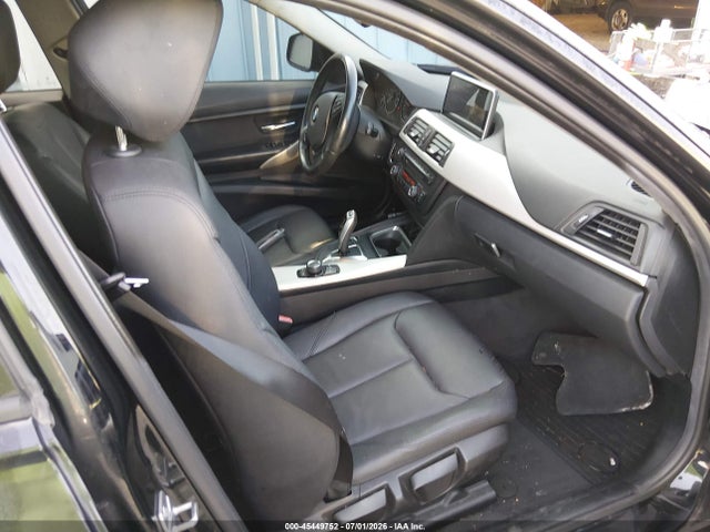 صورة 5 لـ 2015 BMW 320I XDRIVE