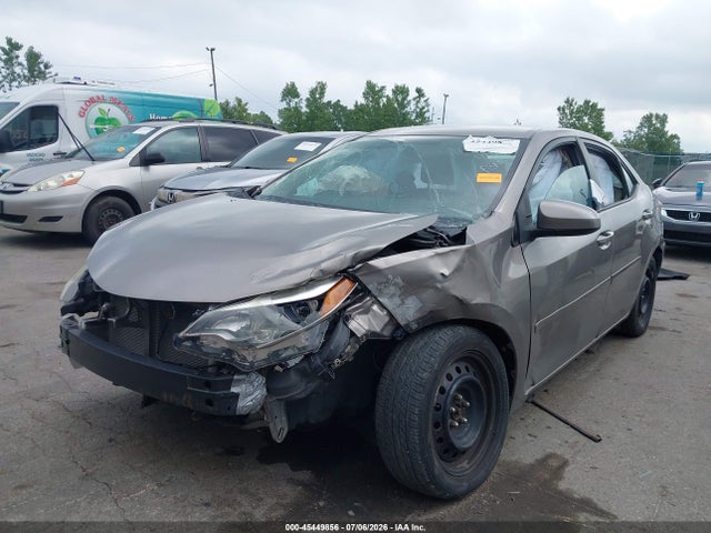 2014 Toyota COROLLA LE photo 2