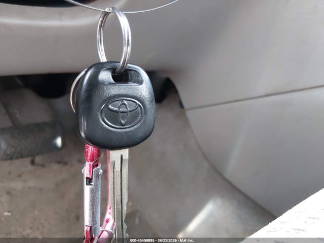 2005 Toyota COROLLA CE — миниатюра 11
