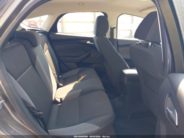 صورة 8 لـ 2014 FORD FOCUS SE