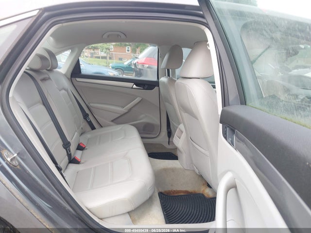 صورة 8 لـ 2015 Volkswagen PASSAT 1.8T LIMITED EDITION