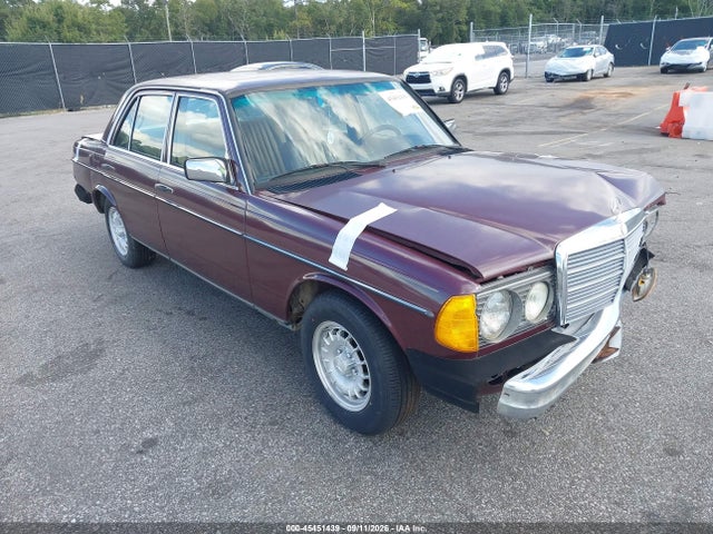 1985 MERCEDES-BENZ 300 DT
