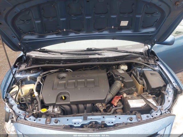 2013 Toyota COROLLA LE photo 10
