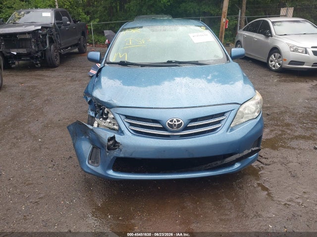 2013 Toyota COROLLA LE photo 6