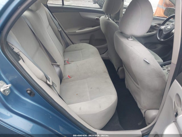 2013 Toyota COROLLA LE photo 8