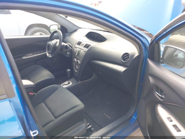 2009 Toyota YARIS 照片 5