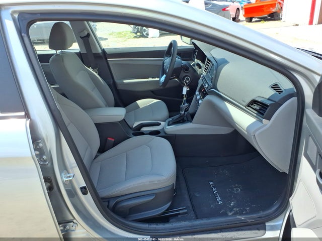 2020 Hyundai ELANTRA SE 照片 5