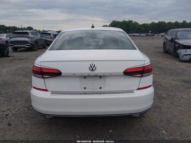 2021 VOLKSWAGEN PASSAT 2.0T SE 17