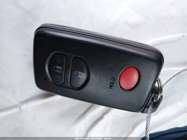 صورة مصغرة 11 لـ 2015 Toyota PRIUS TWO