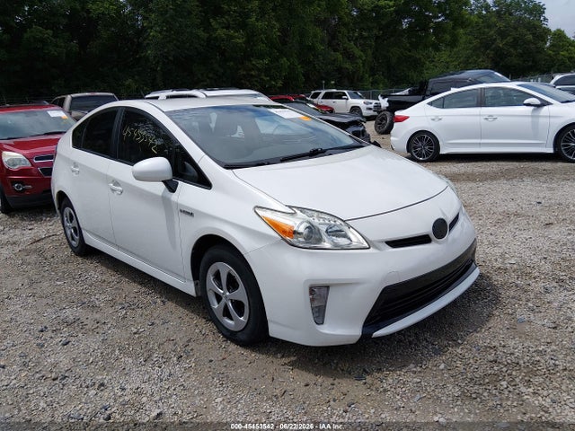 2015 Toyota PRIUS TWO photo 1