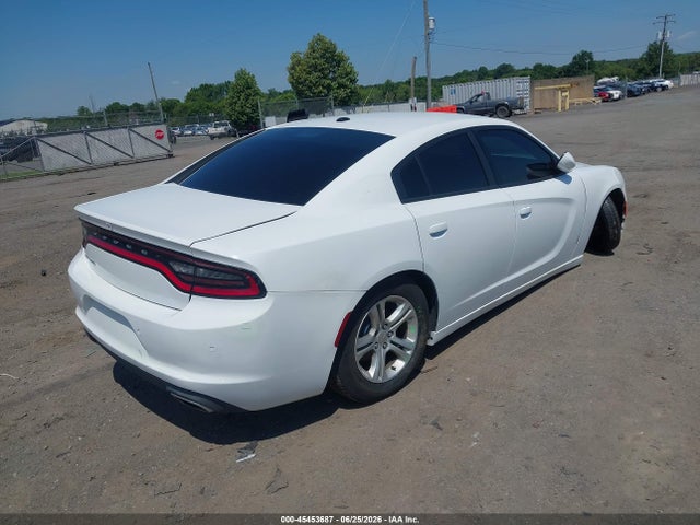2019 Dodge CHARGER SXT RWD photo 4