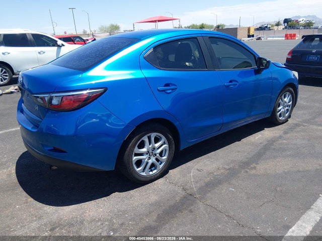2017 Toyota YARIS IA — фото 4