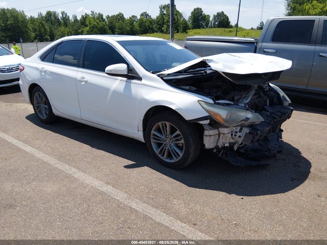 2016 TOYOTA CAMRY SE