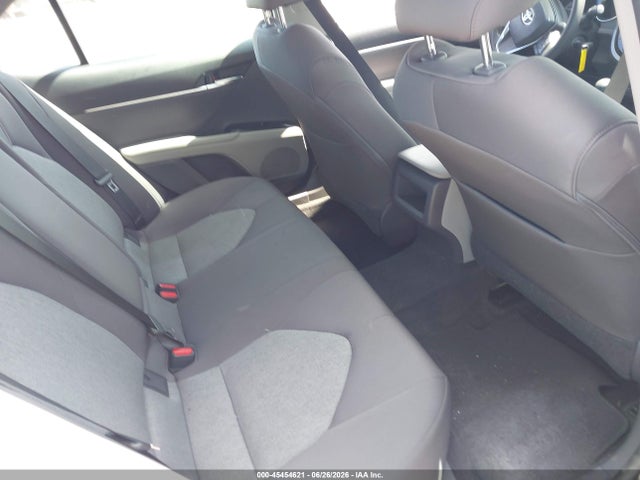 صورة 8 لـ 2018 Toyota CAMRY LE