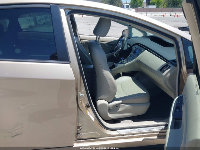 2010 Toyota PRIUS IV — фото 5