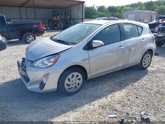2016 Toyota PRIUS C TWO — фото 2