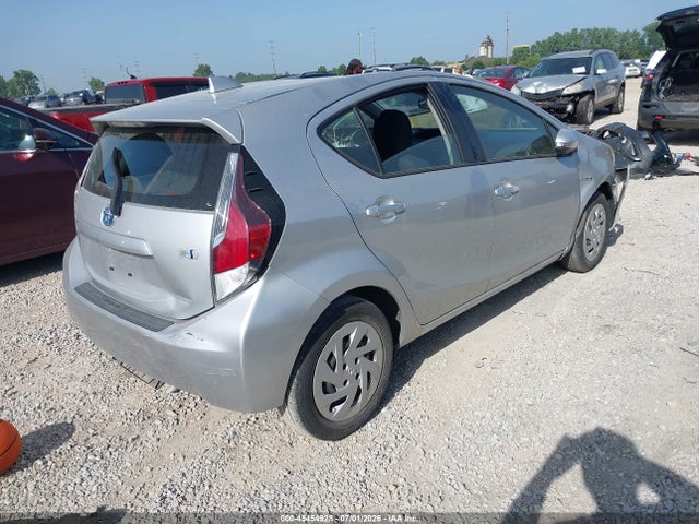 2016 Toyota PRIUS C TWO — фото 4