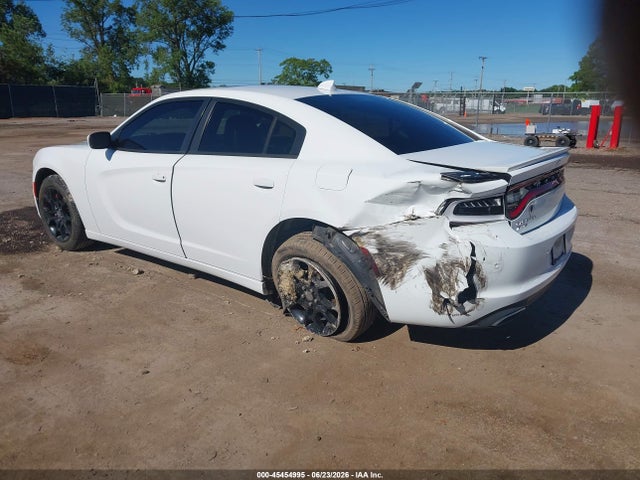 صورة 3 لـ 2016 Dodge CHARGER SXT