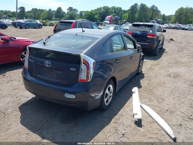 صورة 4 لـ 2013 Toyota PRIUS TWO