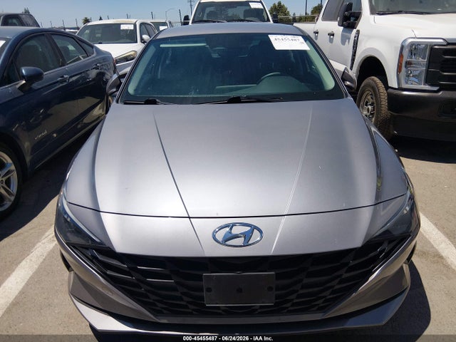 صورة 6 لـ 2023 Hyundai ELANTRA SE