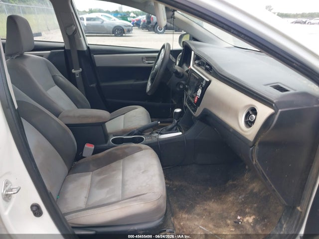 2017 Toyota COROLLA LE photo 5