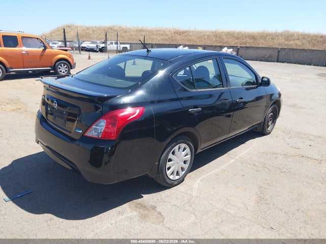 2015 Nissan VERSA 1.6 S+ 照片 4