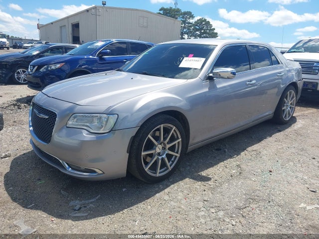 2015 Chrysler 300C — фото 2
