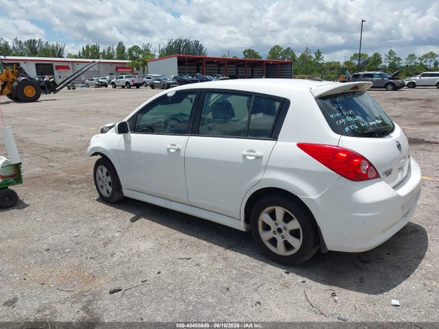 2011 Nissan VERSA 1.8SL photo 3