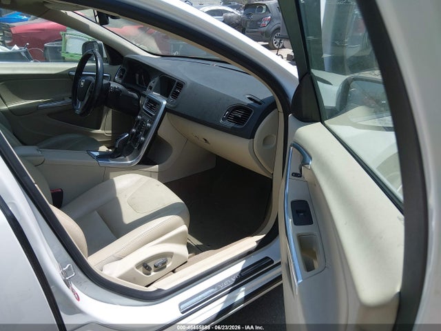 2015 Volvo V60 T5 PREMIER 照片 5