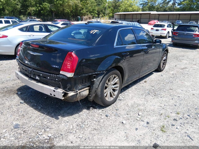 صورة 4 لـ 2017 Chrysler 300 TOURING