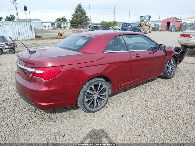 2013 Chrysler 200 S 照片 4