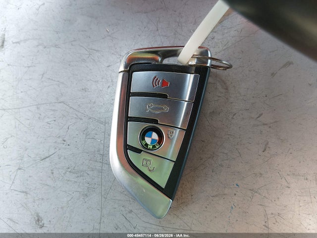 2017 BMW 740I — миниатюра 11