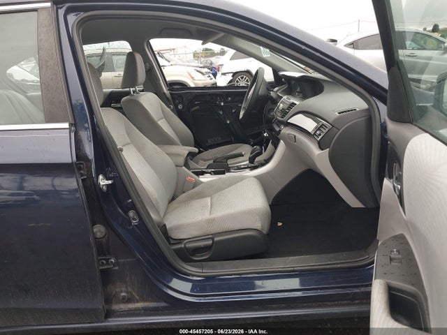 2016 Honda ACCORD LX — фото 5