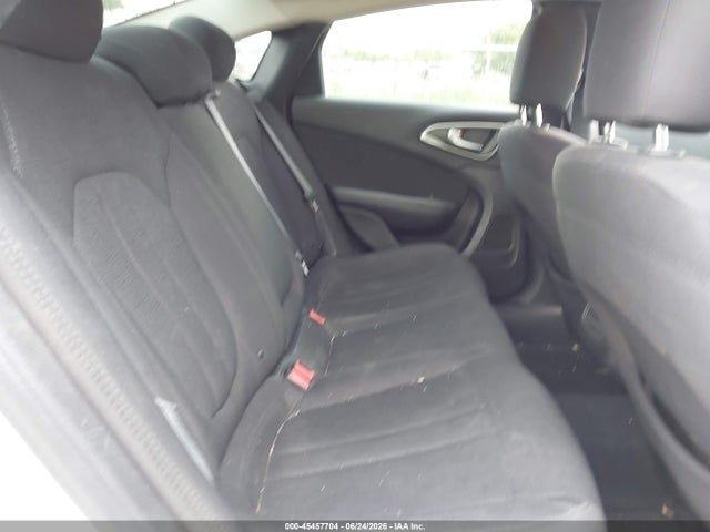 2015 Chrysler 200 LIMITED — фото 8