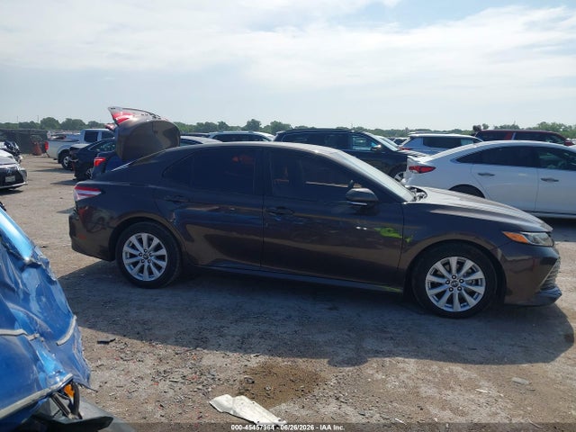 2018 TOYOTA CAMRY LE 13