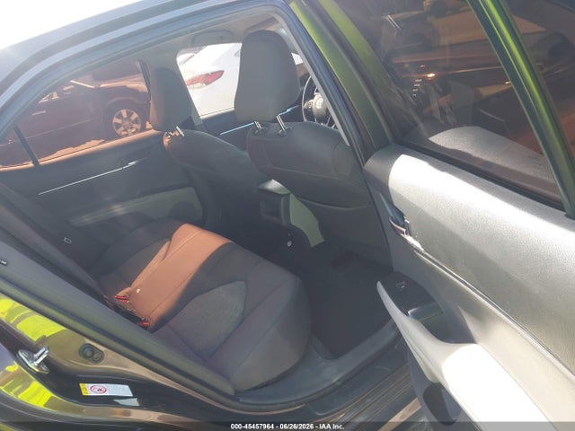 2018 TOYOTA CAMRY LE 8