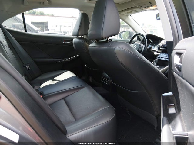 صورة 8 لـ 2014 Lexus IS 250