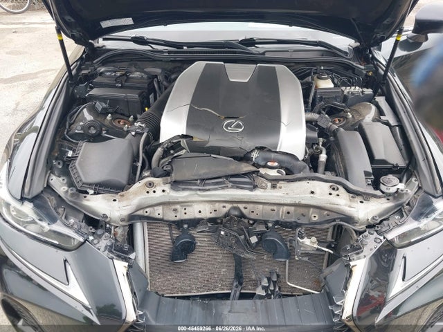 2019 Lexus IS 300 — фото 10