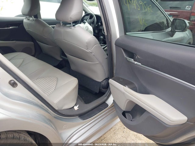صورة 8 لـ 2021 Toyota CAMRY SE AWD