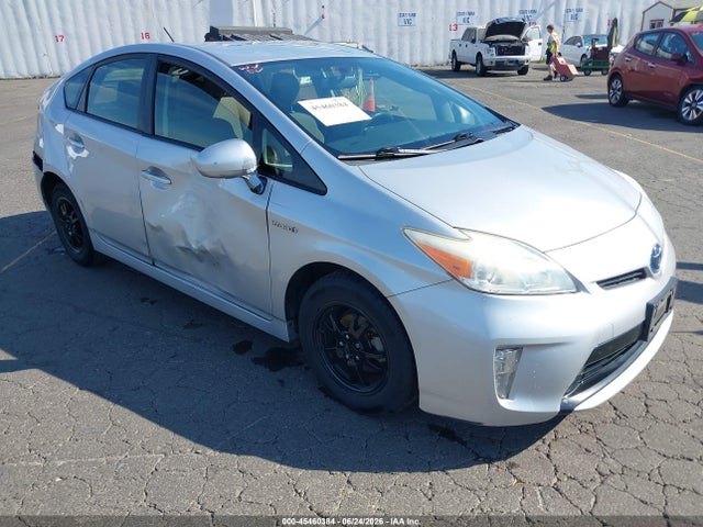 صورة 1 لـ 2013 Toyota PRIUS TWO