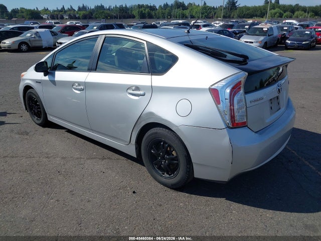 صورة 3 لـ 2013 Toyota PRIUS TWO