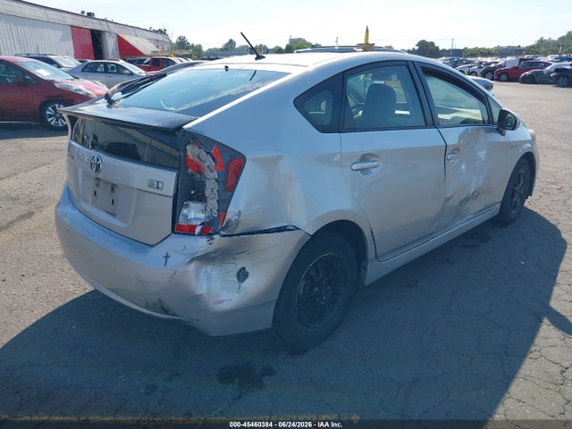 صورة 4 لـ 2013 Toyota PRIUS TWO