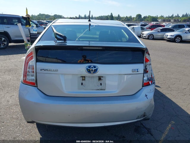 2013 Toyota PRIUS TWO 缩略图 16