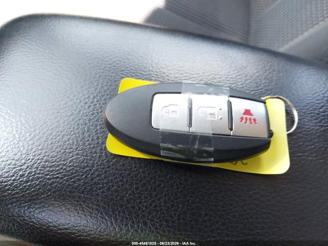 2011 Nissan VERSA 1.8SL — фото 11