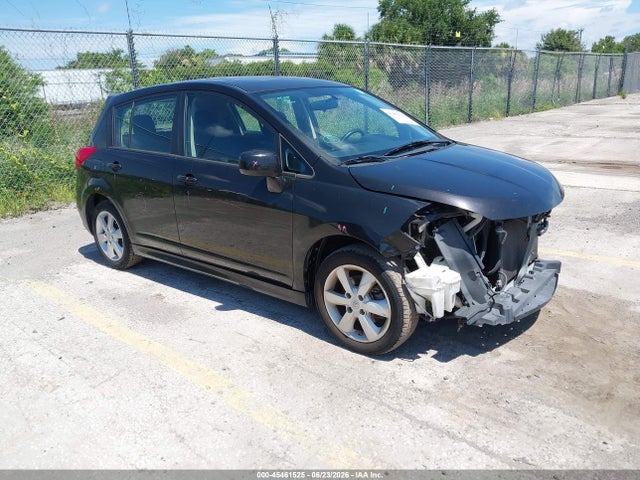 2011 Nissan VERSA 1.8SL — фото 1