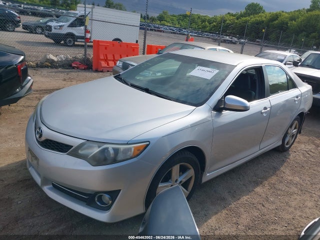 2014 Toyota CAMRY SE — фото 2