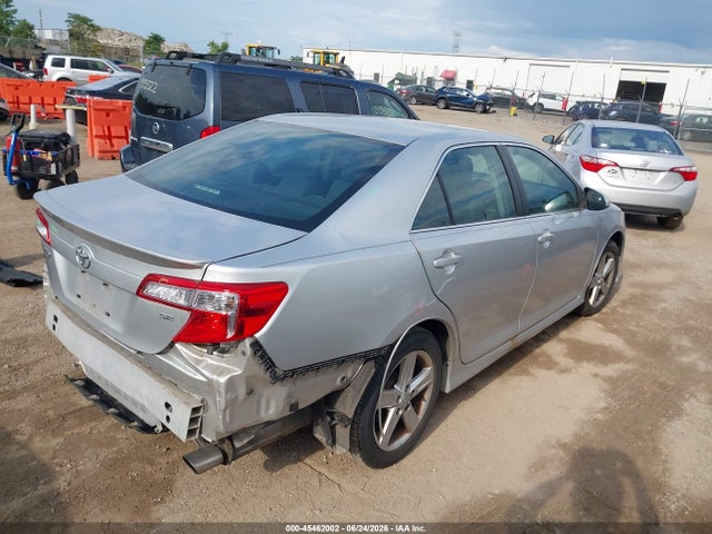 2014 Toyota CAMRY SE — фото 4